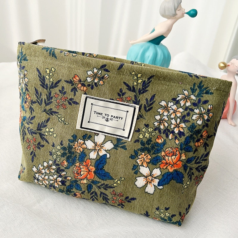 Retro Flowers Cosmetic Bag - The Namely Mine thenamelymine