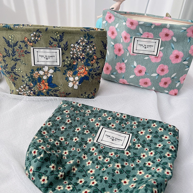 Retro Flowers Cosmetic Bag - The Namely Mine thenamelymine